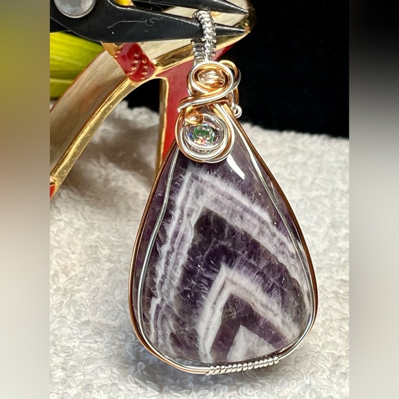 💜stunning purple chevron dream amethyst agate, wire wrapped artisan pendant - Picture 6 of 9